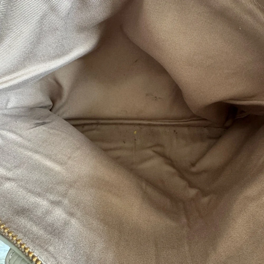 Cuyana triple zipper overnight bag - Picture 10 of 14